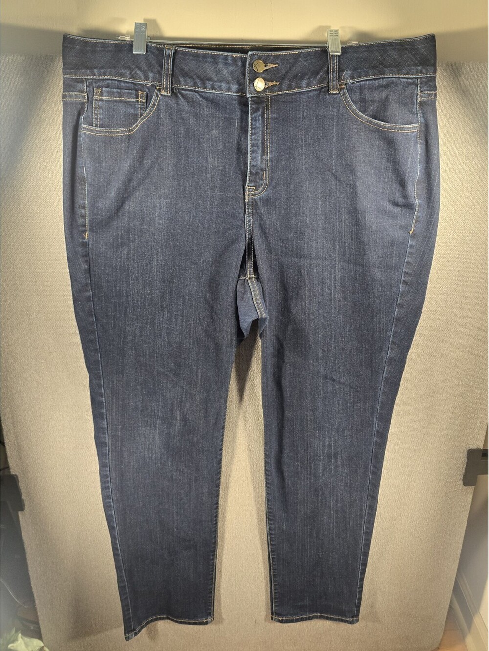 LANE BRYANT WOMAN'S STRAIGHT LEG TIGHTER TUMMY BLUE JEANS/SIZE 20 24R /PRE-OWNED